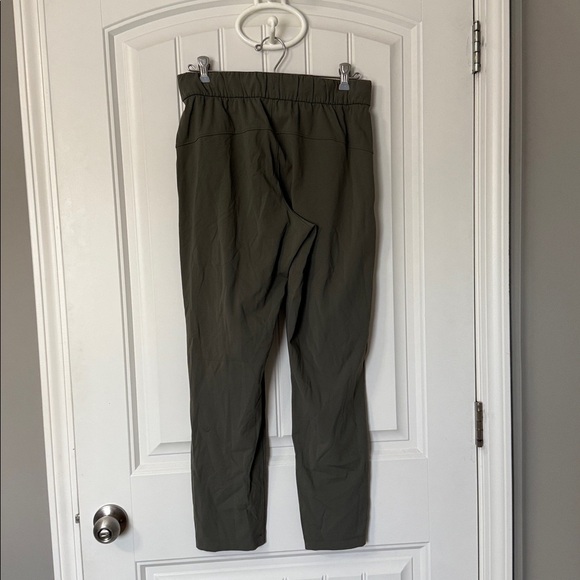 Lululemon - On The Fly Pant *27" - Grey Sage - Size 6 - Good Condition!! - Picture 9 of 11